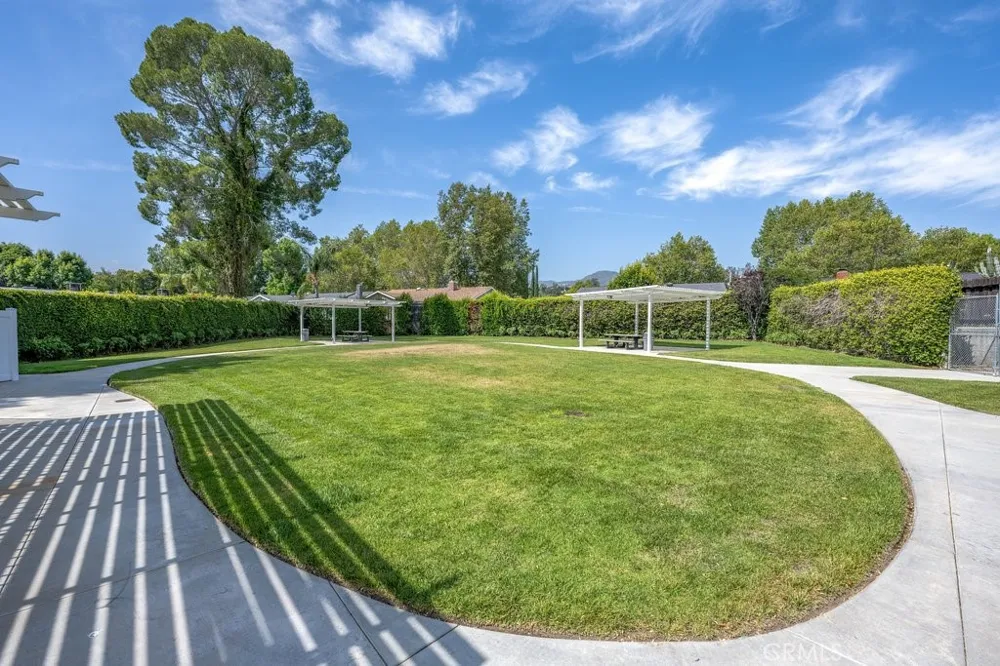 24223 La Glorita Circle Newhall, CA 91321