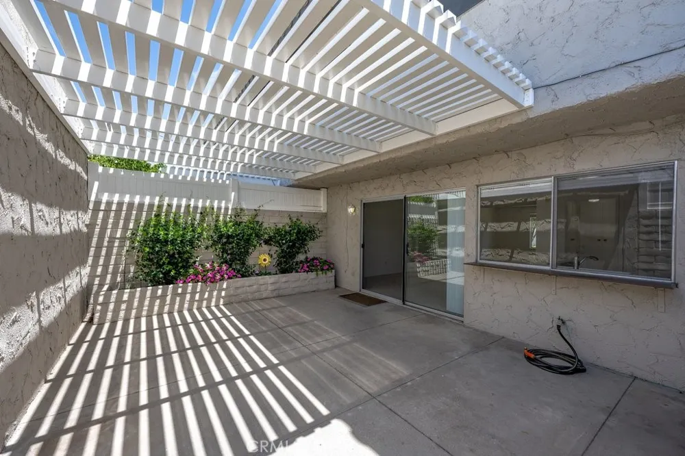 24223 La Glorita Circle Newhall, CA 91321
