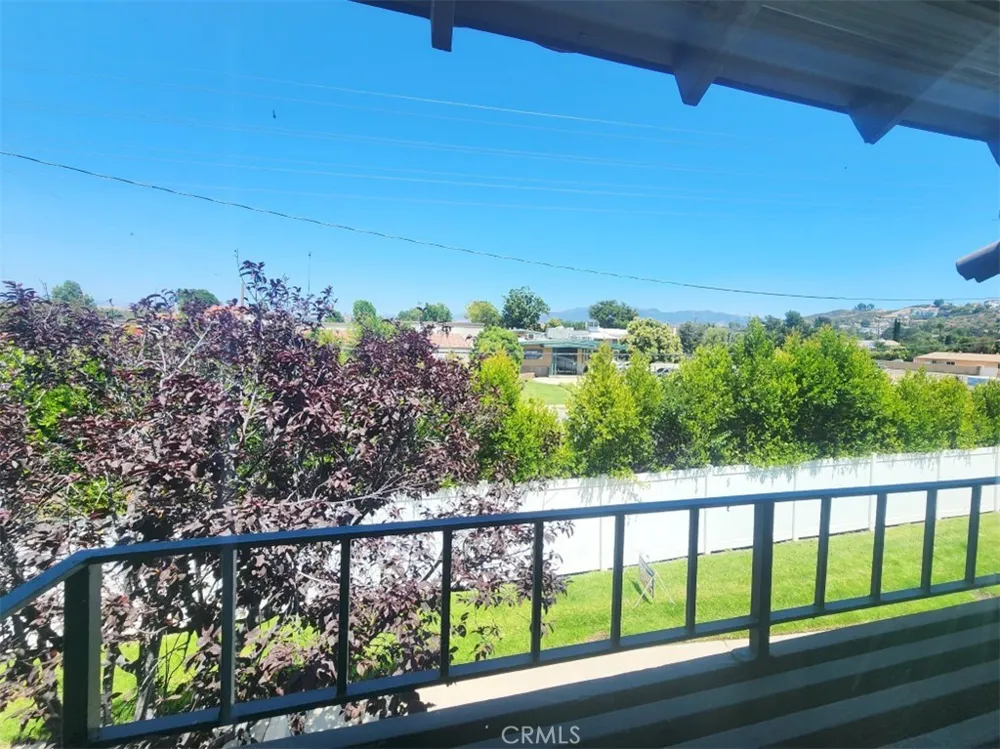 24223 La Glorita Circle Newhall, CA 91321