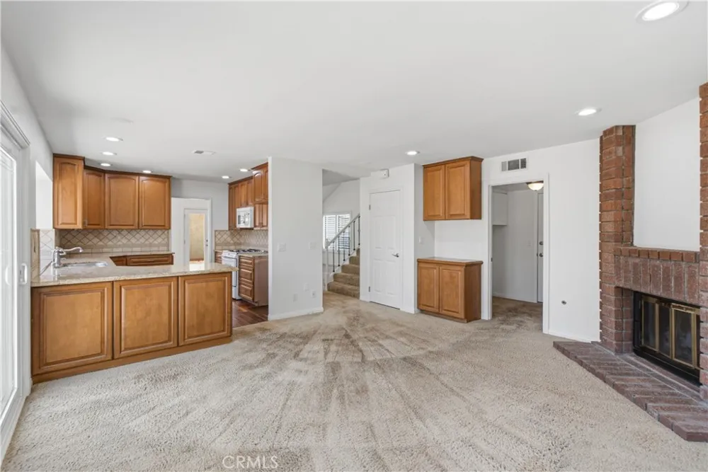 26060 Sombras Court Valencia, CA 91355