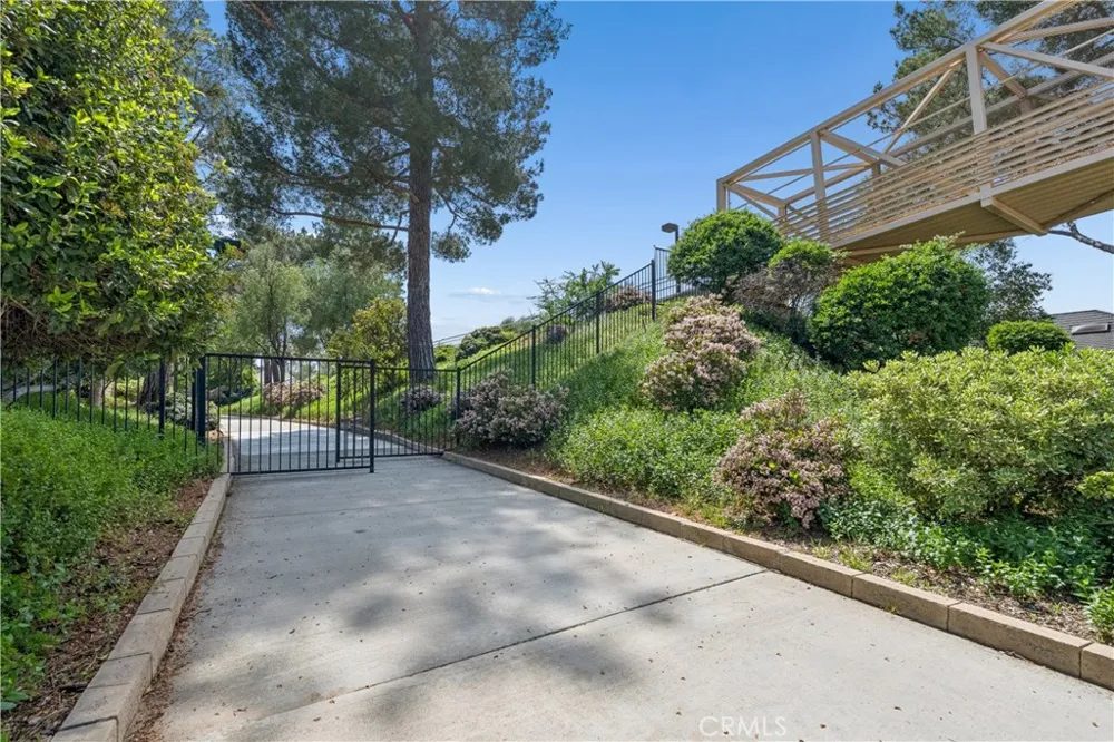 26060 Sombras Court Valencia, CA 91355
