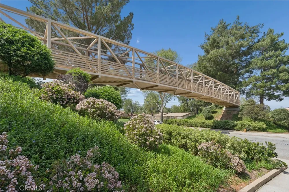 26060 Sombras Court Valencia, CA 91355