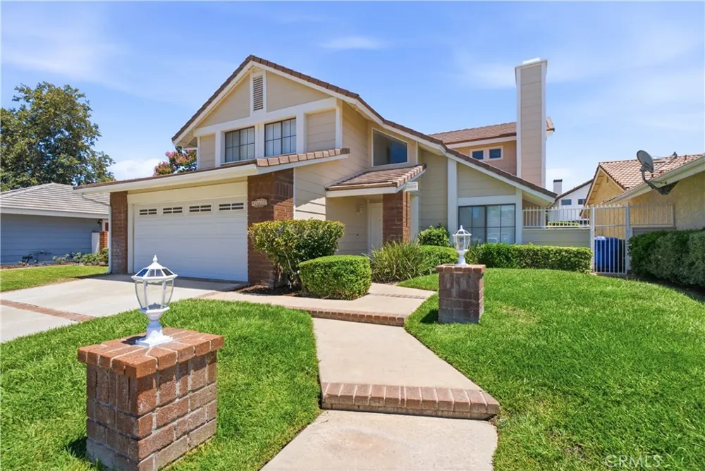 26060 Sombras Court Valencia, CA 91355