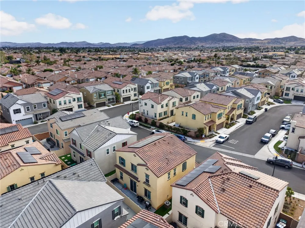 26594 Bonneau Menifee, CA 92585