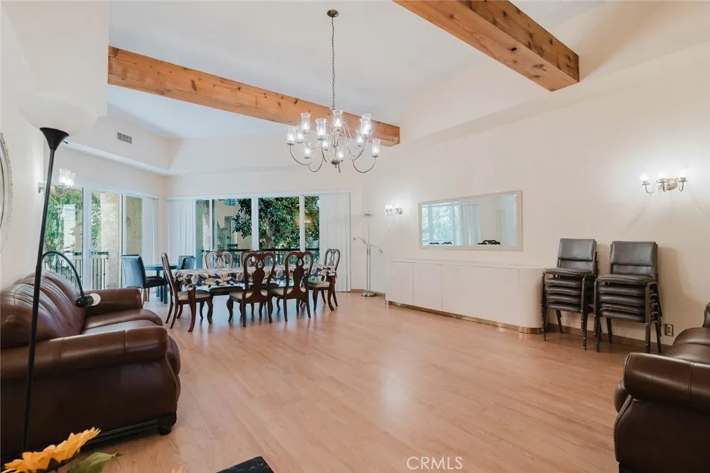 5333 Zelzah Avenue #203 Encino, CA 91316