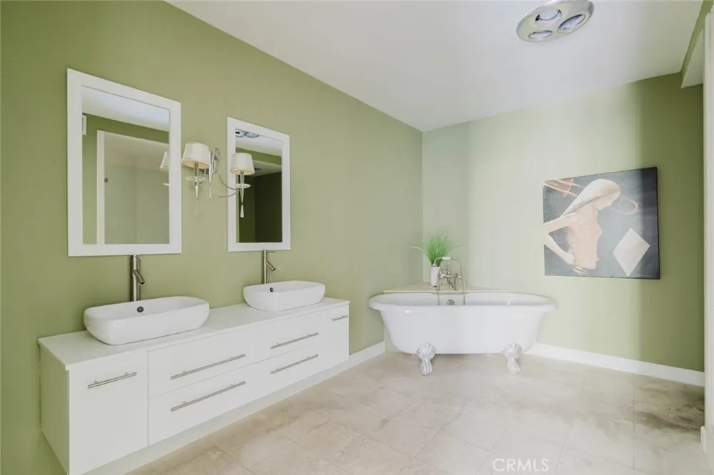 5333 Zelzah Avenue #203 Encino, CA 91316