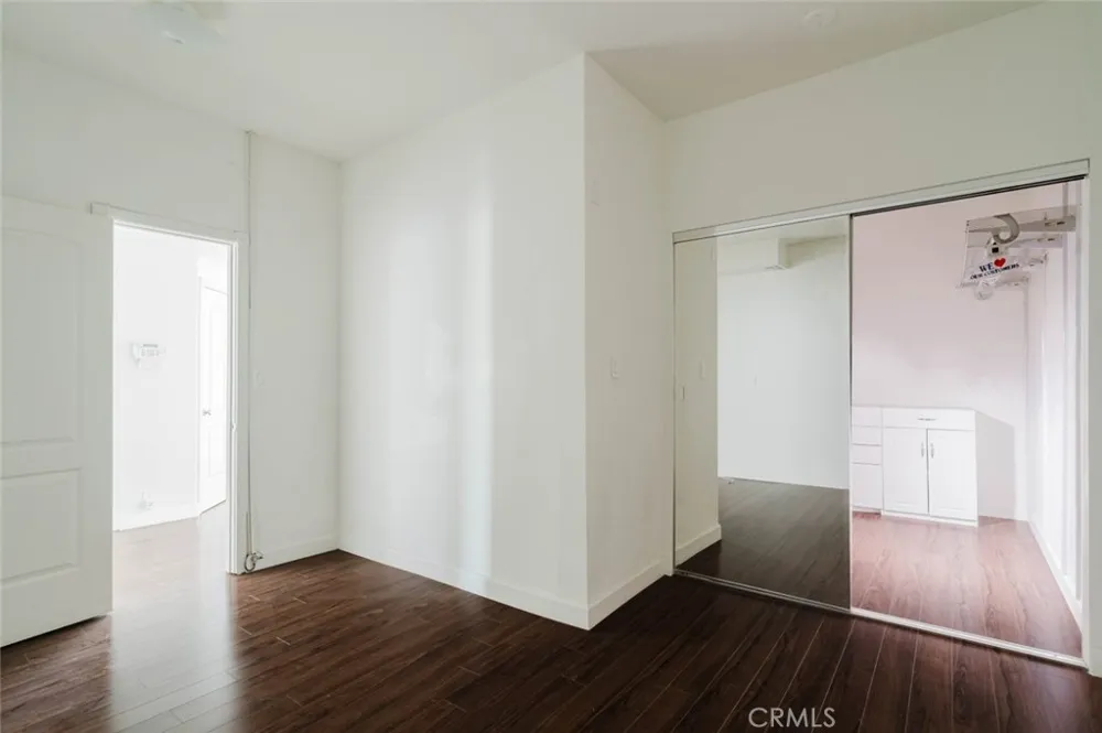5333 Zelzah Avenue #203 Encino, CA 91316