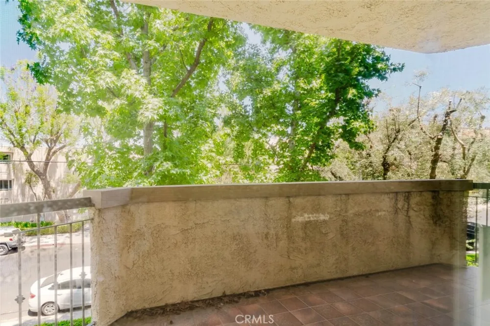 5333 Zelzah Avenue #203 Encino, CA 91316