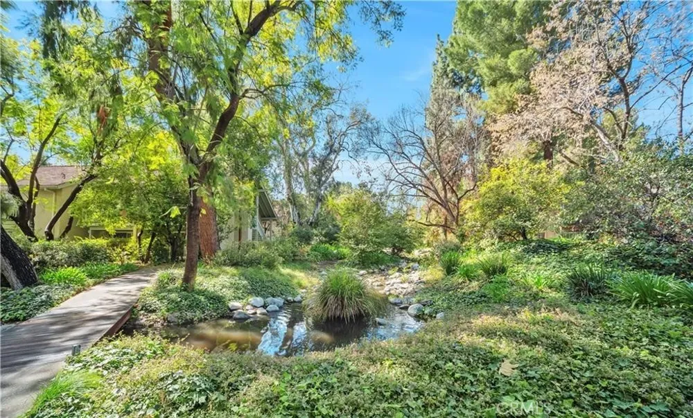 7120 Carlson Circle #284 Canoga Park, CA 91303
