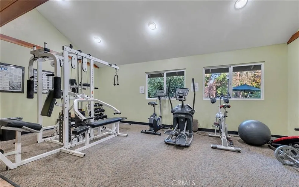 7120 Carlson Circle #284 Canoga Park, CA 91303