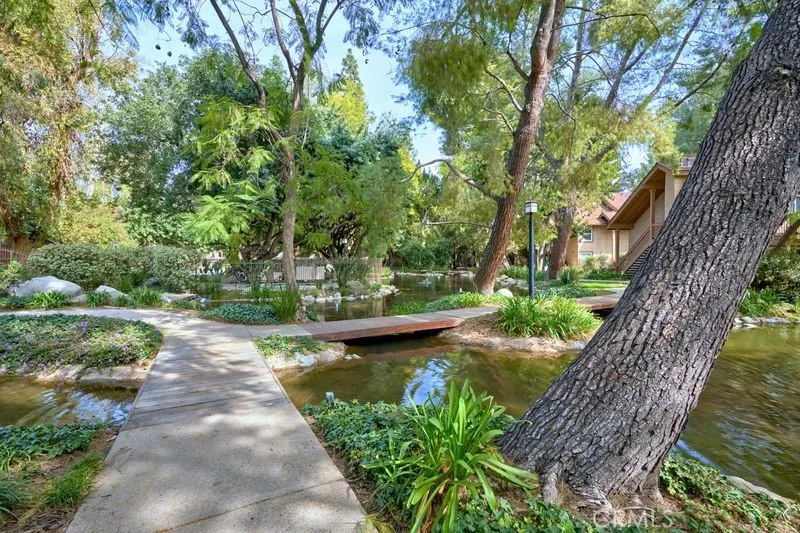 7120 Carlson Circle #284 Canoga Park, CA 91303