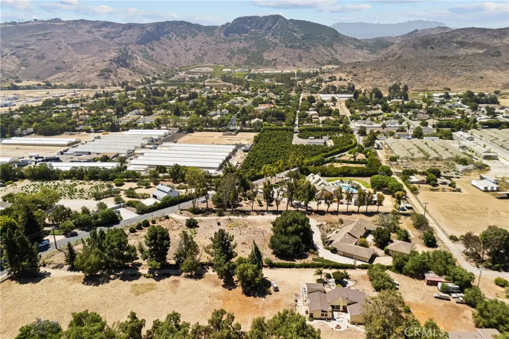2425 Duval Road Santa Rosa, CA 93012