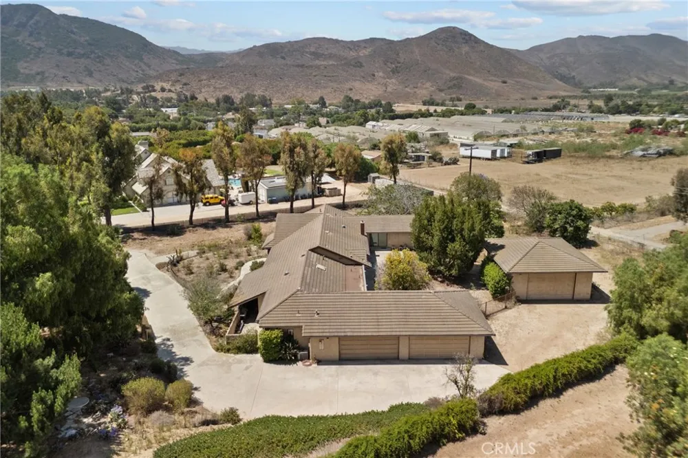 2425 Duval Road Santa Rosa, CA 93012