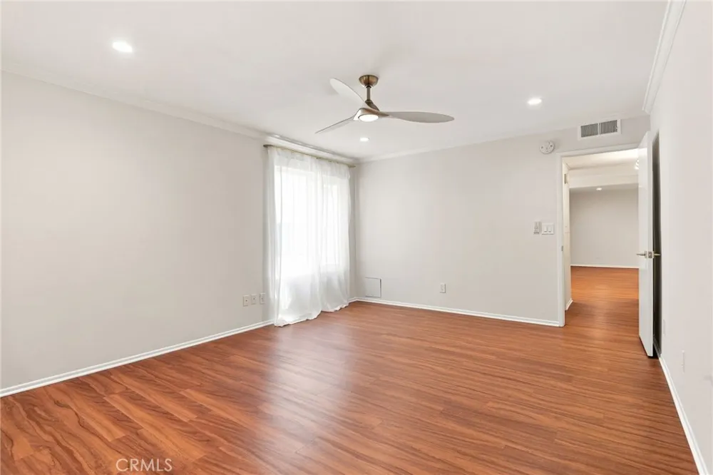 14159 Riverside Drive #103 Sherman Oaks, CA 91423