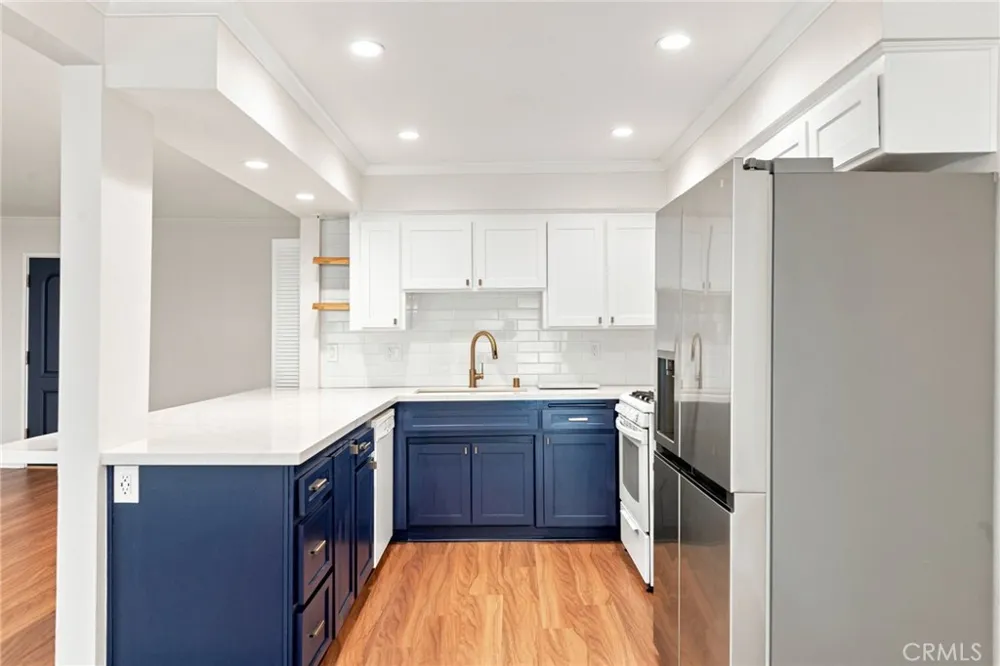 14159 Riverside Drive #103 Sherman Oaks, CA 91423
