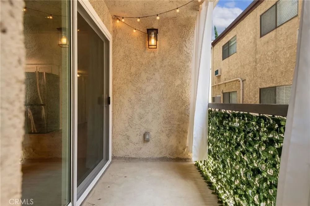 14159 Riverside Drive #103 Sherman Oaks, CA 91423