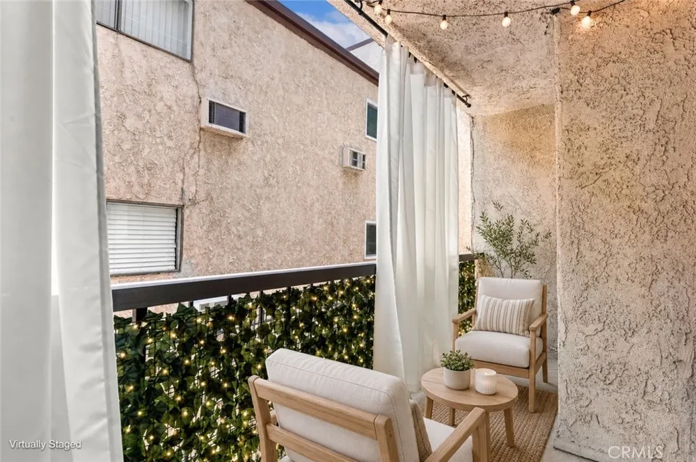 14159 Riverside Drive #103 Sherman Oaks, CA 91423