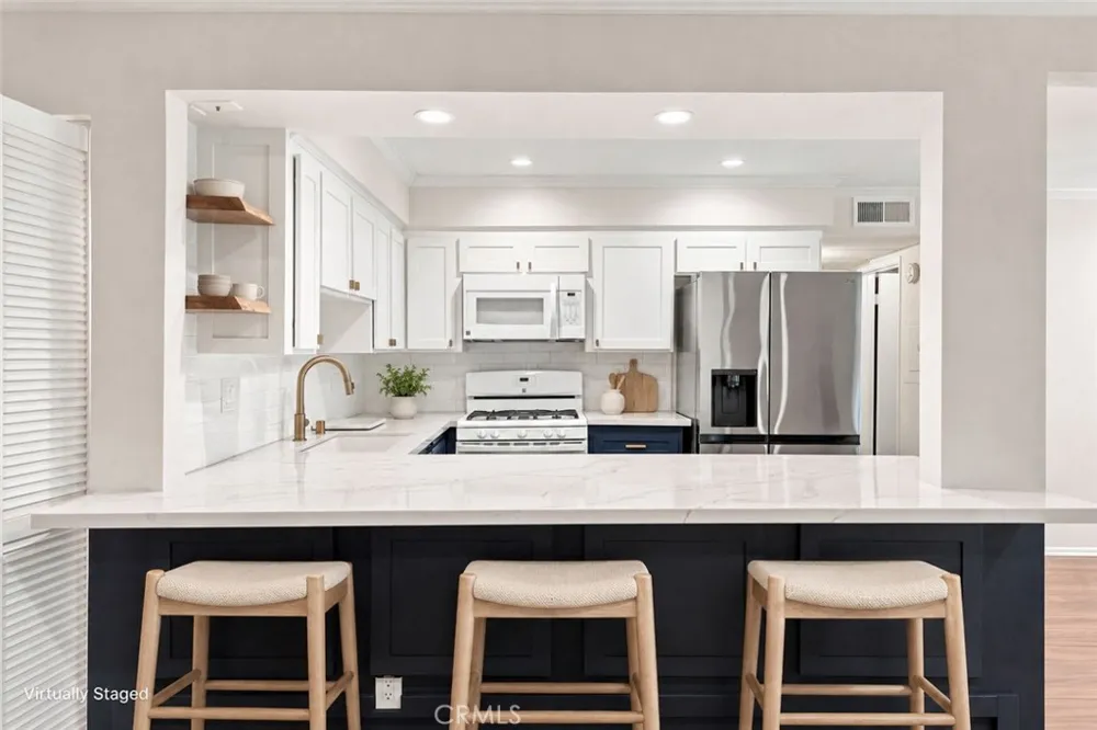 14159 Riverside Drive #103 Sherman Oaks, CA 91423