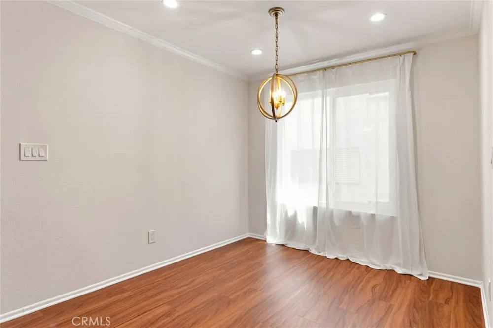 14159 Riverside Drive #103 Sherman Oaks, CA 91423