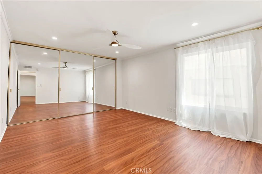 14159 Riverside Drive #103 Sherman Oaks, CA 91423