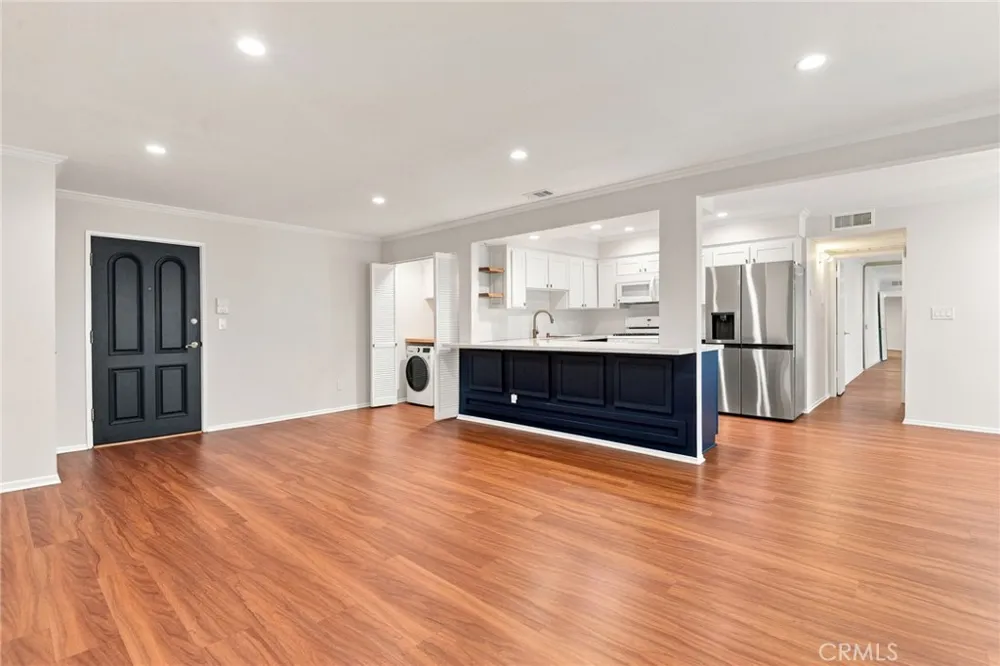 14159 Riverside Drive #103 Sherman Oaks, CA 91423