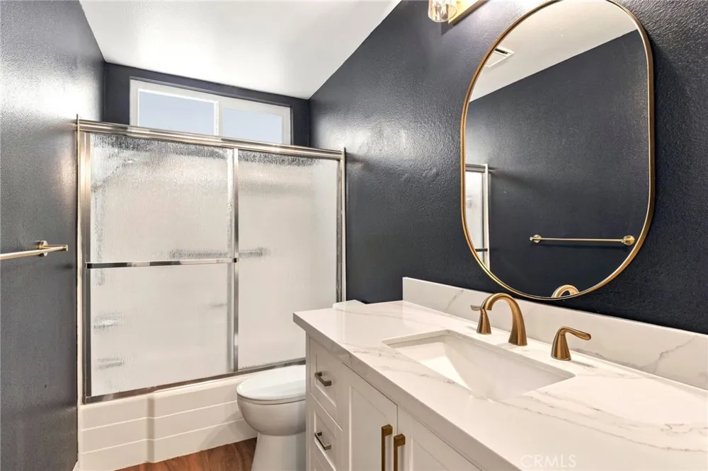 14159 Riverside Drive #103 Sherman Oaks, CA 91423