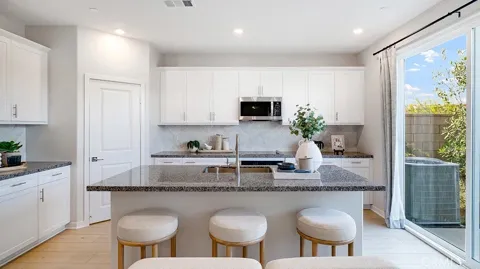 3256 Floral Paseo