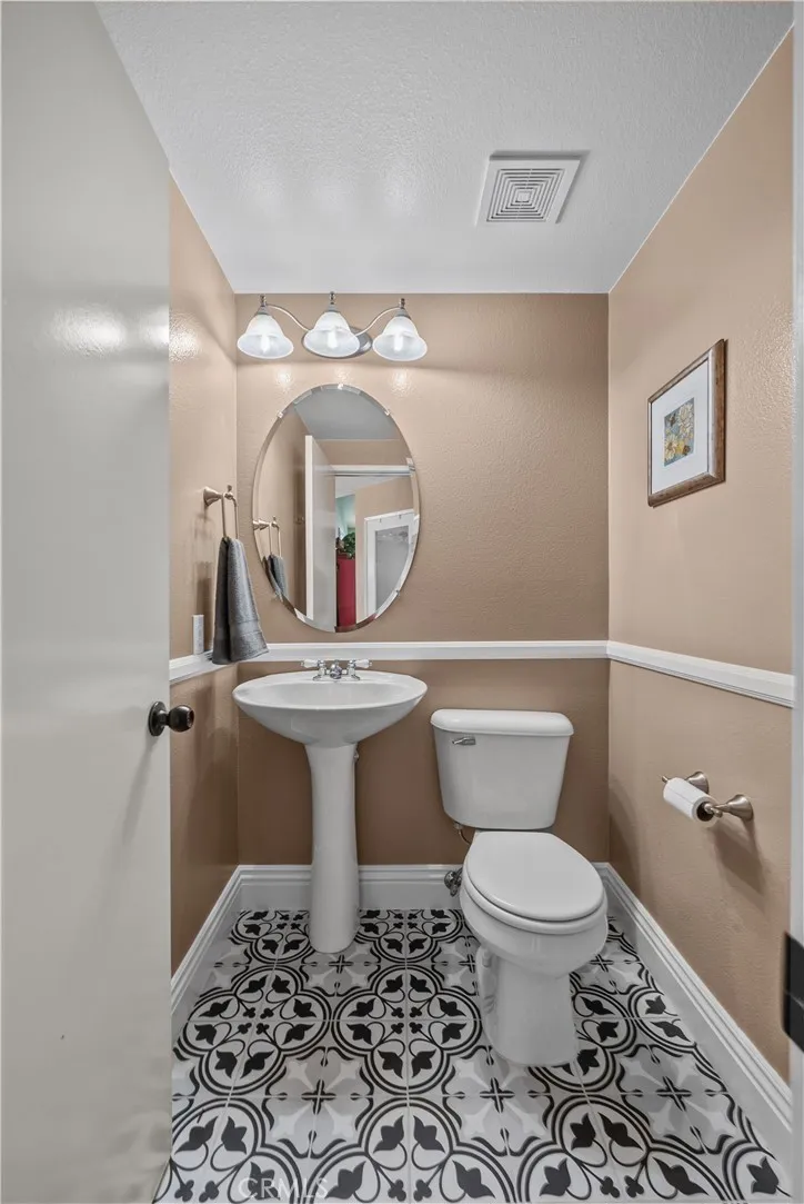 14651 Laurel Court Canyon Country, CA 91387