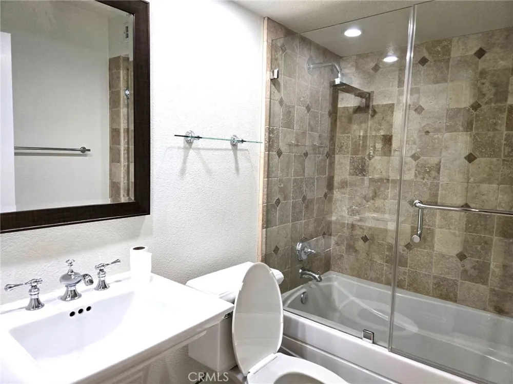 236 Country Club Drive #B Simi Valley, CA 93065