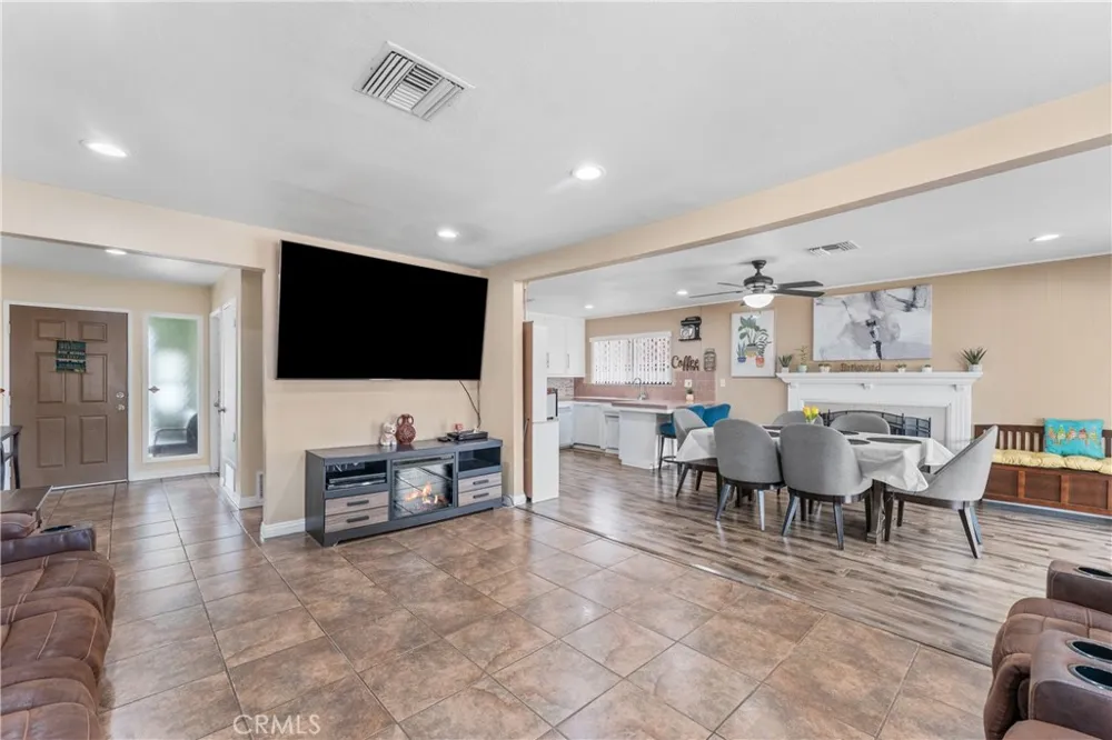 45228 Lorimer Avenue Lancaster, CA 93534