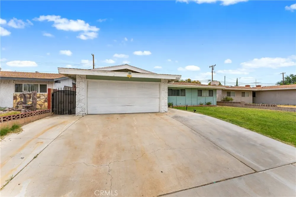 45228 Lorimer Avenue Lancaster, CA 93534