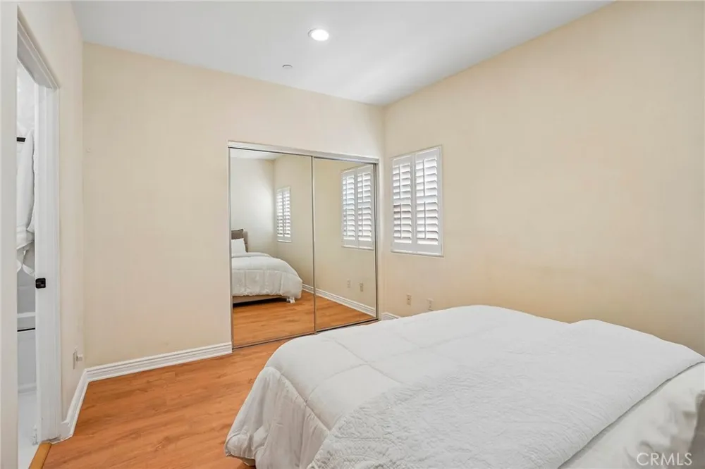 1536 Hi Point Street #103 Los Angeles, CA 90035