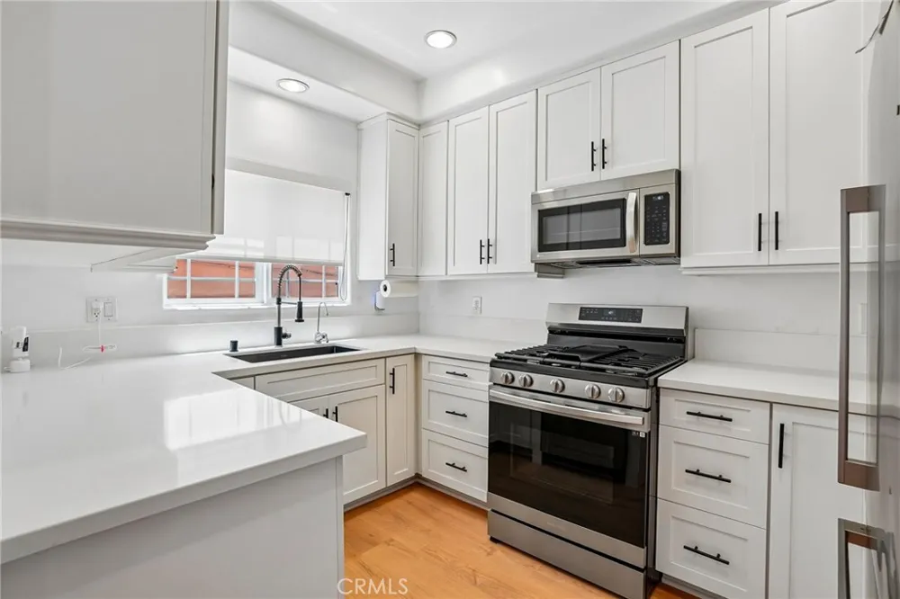 1536 Hi Point Street #103 Los Angeles, CA 90035