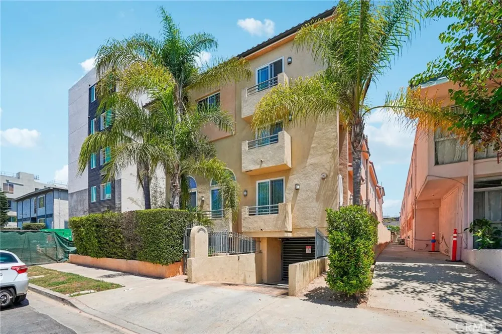 1536 Hi Point Street #103 Los Angeles, CA 90035