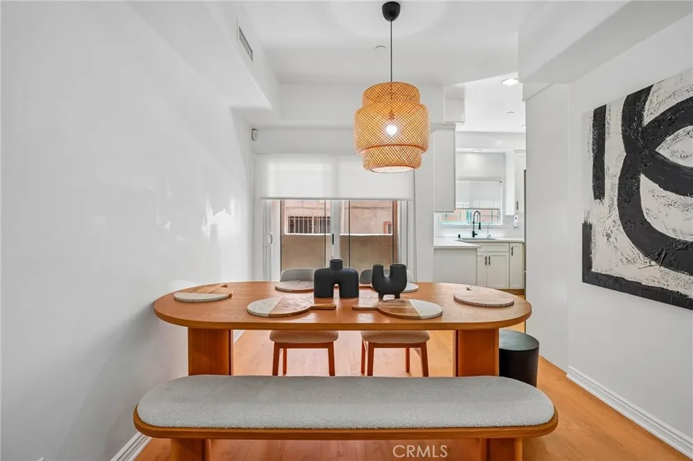 1536 Hi Point Street #103 Los Angeles, CA 90035