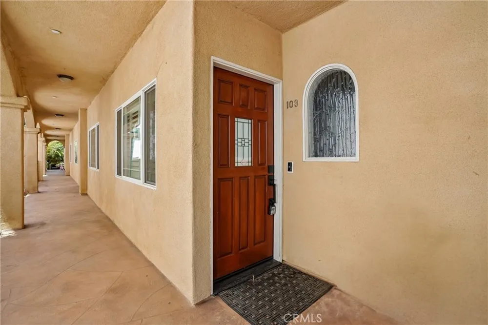 1536 Hi Point Street #103 Los Angeles, CA 90035