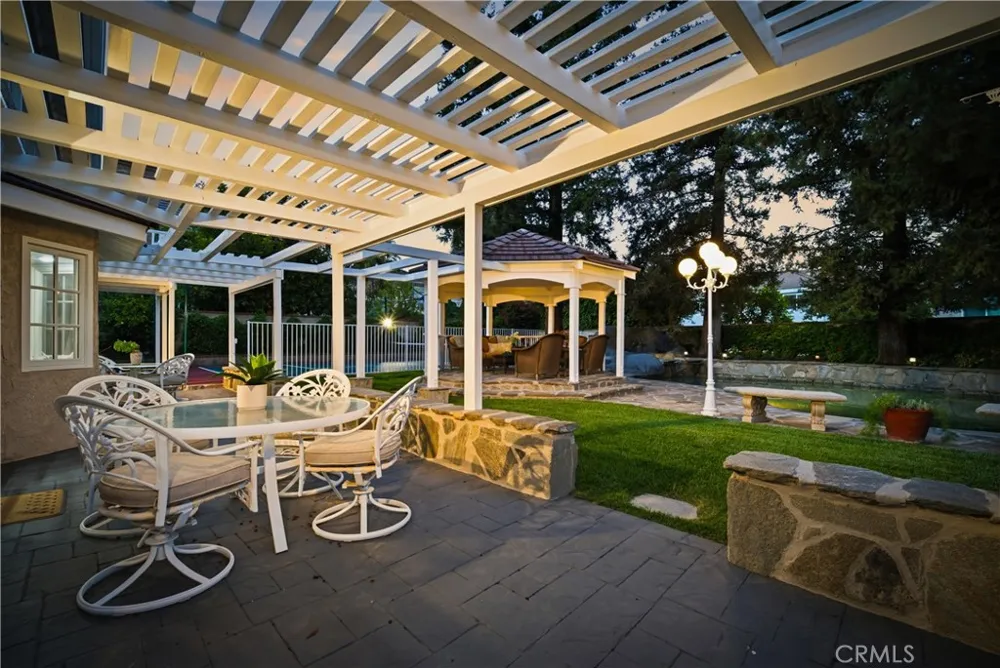 30220 Walford Court Agoura Hills, CA 91301