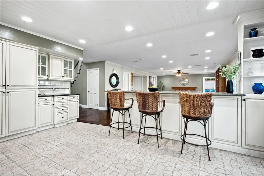 30220 Walford Court Agoura Hills, CA 91301