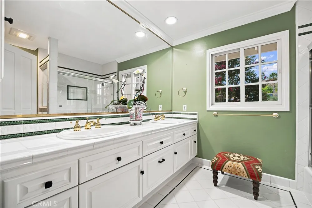 30220 Walford Court Agoura Hills, CA 91301