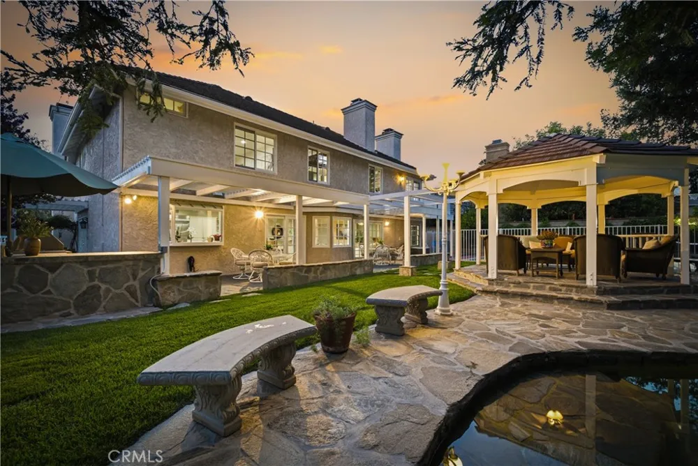 30220 Walford Court Agoura Hills, CA 91301