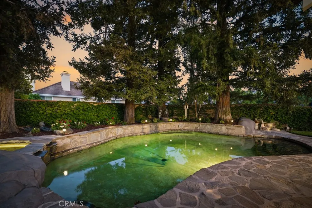 30220 Walford Court Agoura Hills, CA 91301