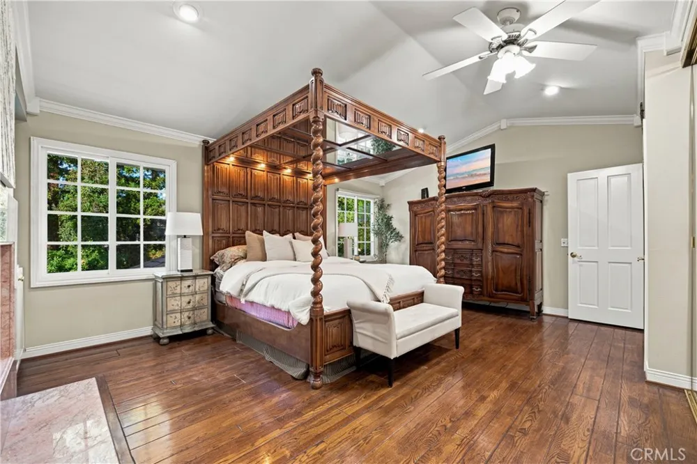 30220 Walford Court Agoura Hills, CA 91301