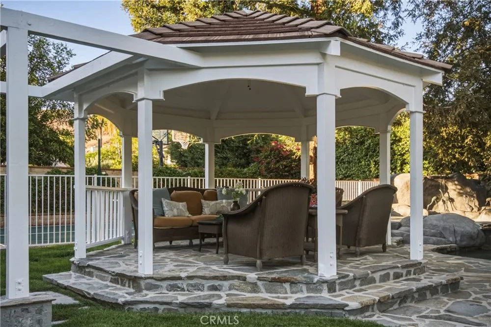 30220 Walford Court Agoura Hills, CA 91301