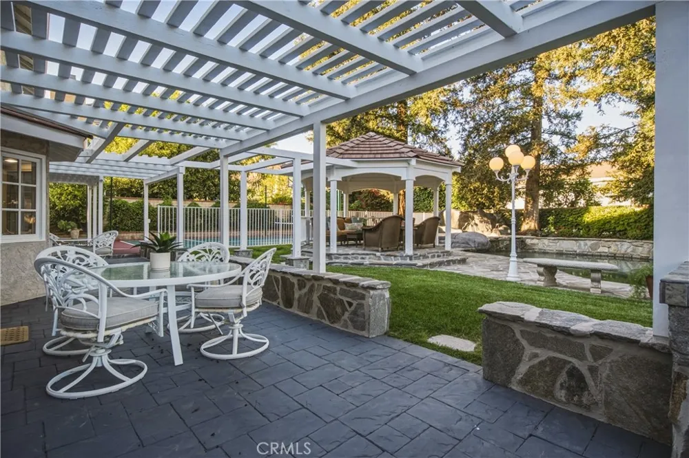 30220 Walford Court Agoura Hills, CA 91301