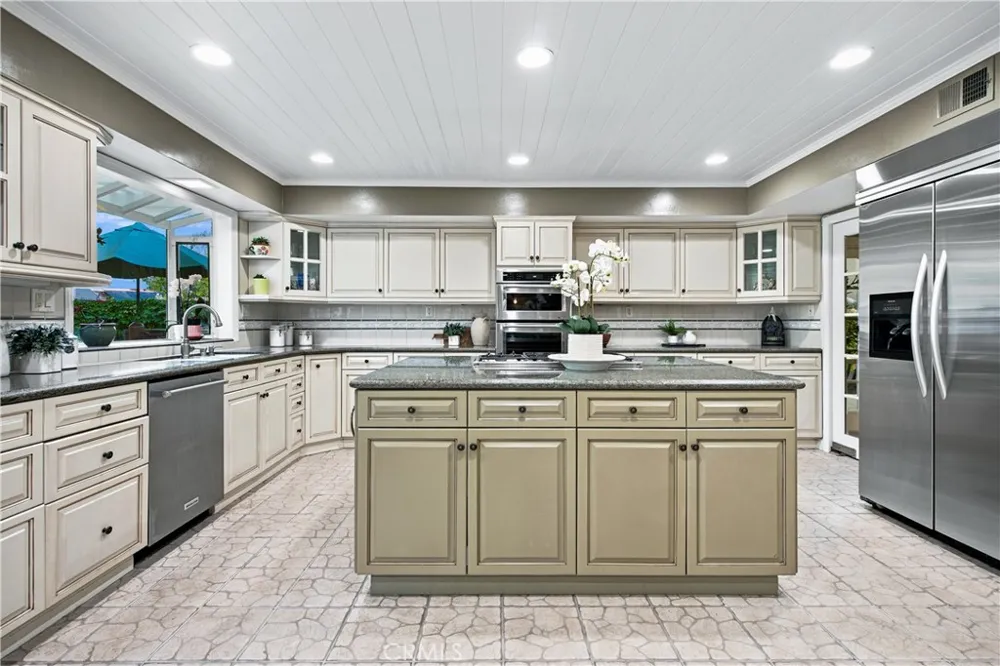 30220 Walford Court Agoura Hills, CA 91301