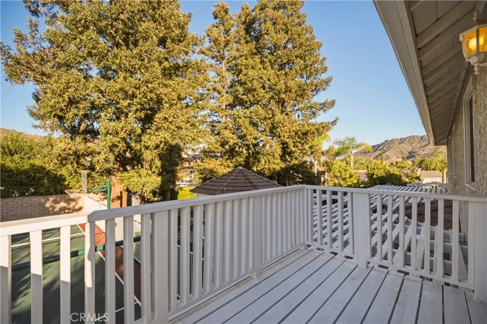 30220 Walford Court Agoura Hills, CA 91301
