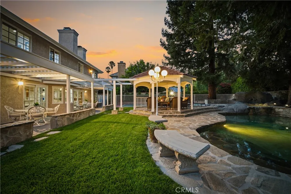 30220 Walford Court Agoura Hills, CA 91301