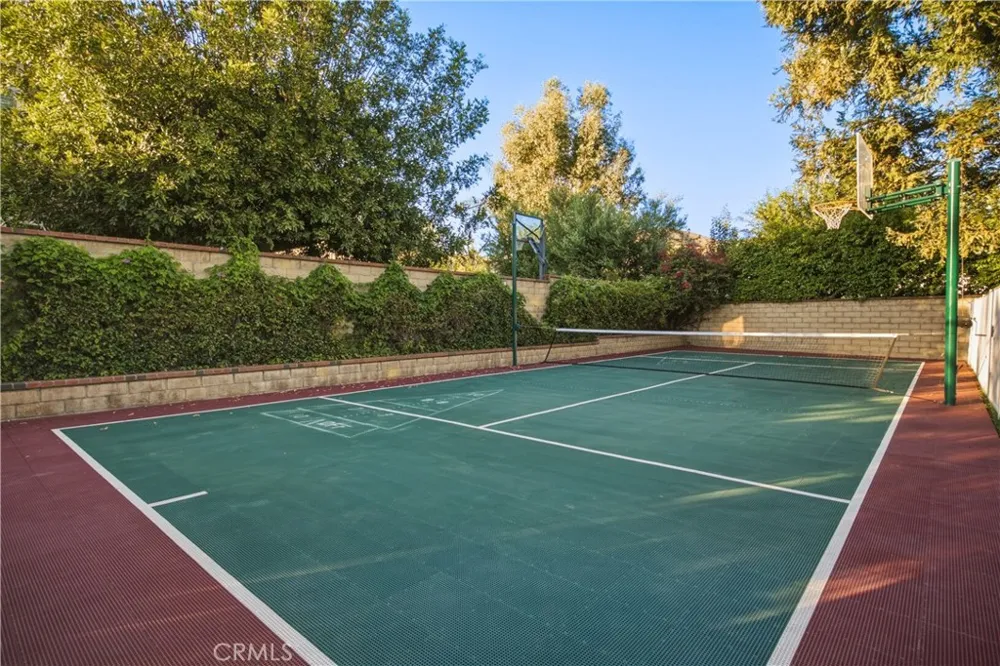 30220 Walford Court Agoura Hills, CA 91301
