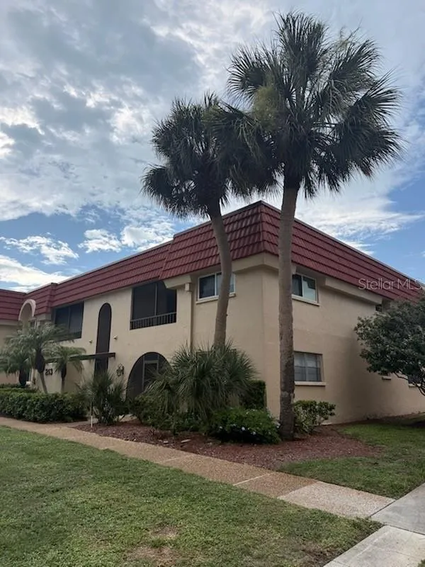 213 RUBENS DRIVE #H Nokomis, FL 34275