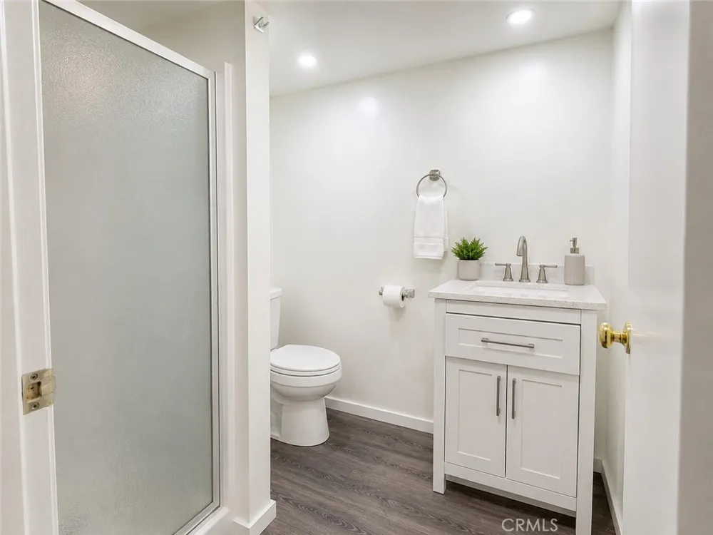14921 Titus Panorama City, CA 91402